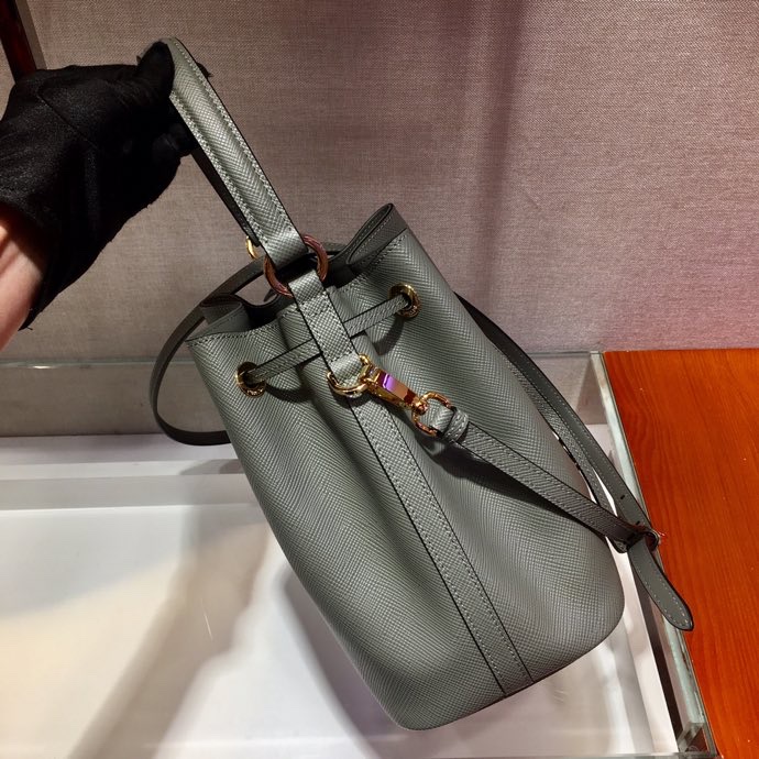 Pra*a bucket bags